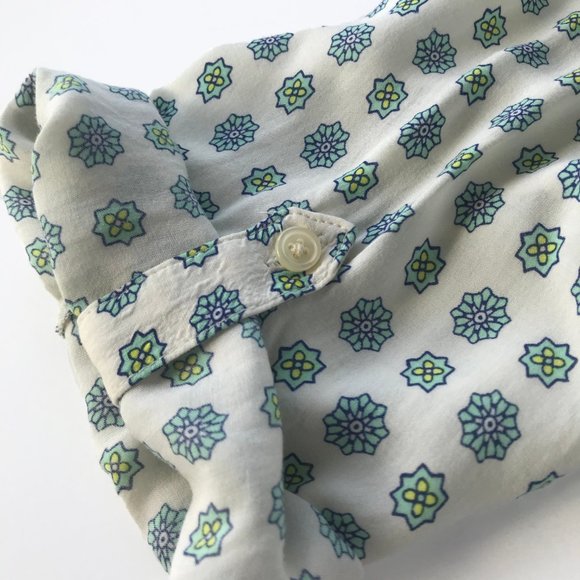 Old Navy Roll Up Sleeve Patterned Top - Picture 4 of 7